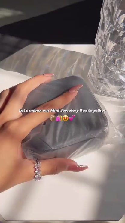 Compact Travel Leather Jewelry Organizer Box (Random Colour)